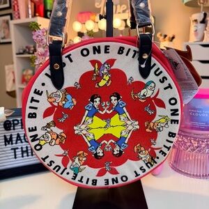 Disney Parks Snow White Novelty Round Tote Bag in Red and White 🍎